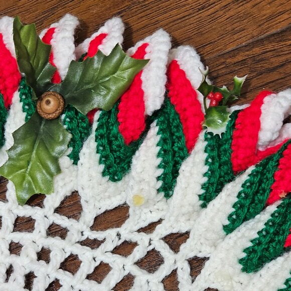 Handcrafted Crochet Christmas Doily 24" lrg festive centerpiece vtg Grannycore - Picture 4 of 12